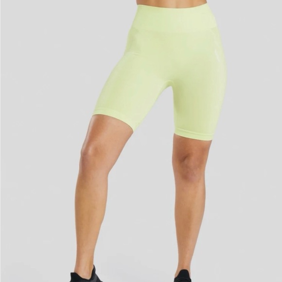 Gymshark Flex Cycling Shorts & Bra SET! Light Green - Picture 2 of 6